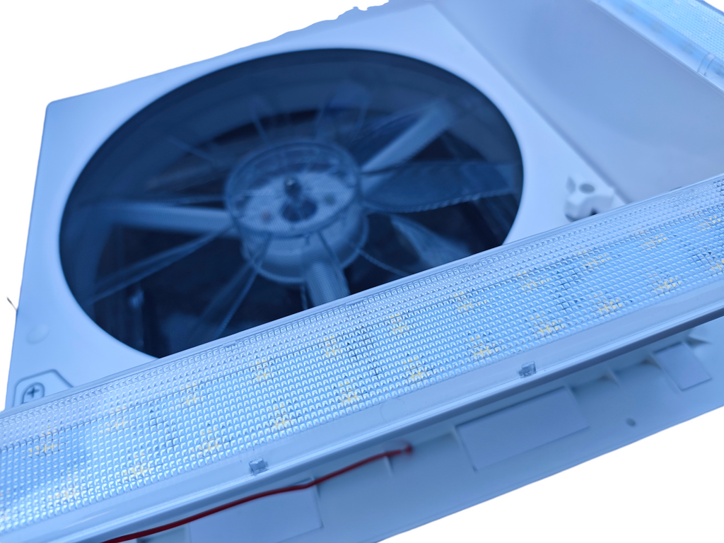 SWISS OUTDOOR S.O. Camper Dachlüfter 400x400 Vollelektrisch mit LED